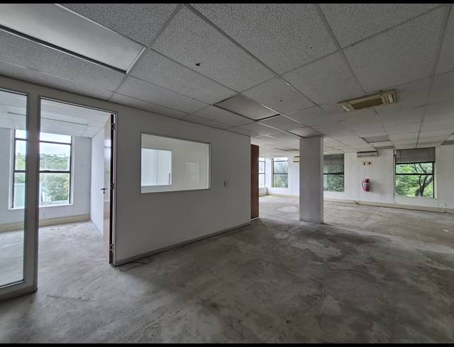 413M² OFFICE TO LET IN CRAIGHALL